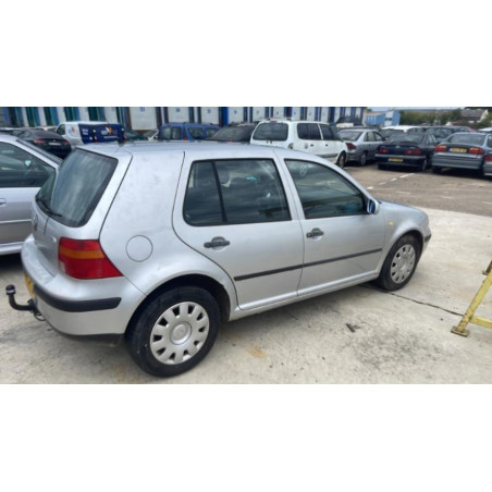 Pare choc arriere VOLKSWAGEN GOLF 4 d’occasion