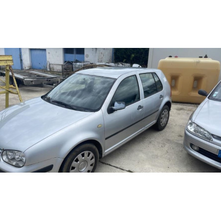 Pare choc arriere VOLKSWAGEN GOLF 4 d’occasion