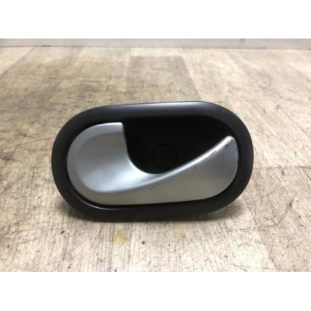 Poignee interieur avant gauche RENAULT TWINGO 2 PHASE 2 d’occasion