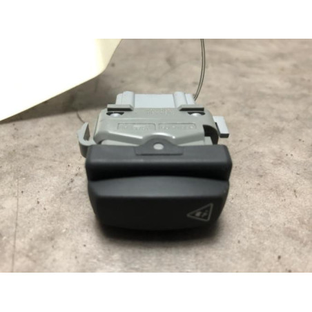 Bouton/Interrupteur RENAULT TWINGO 2 PHASE 2 d’occasion