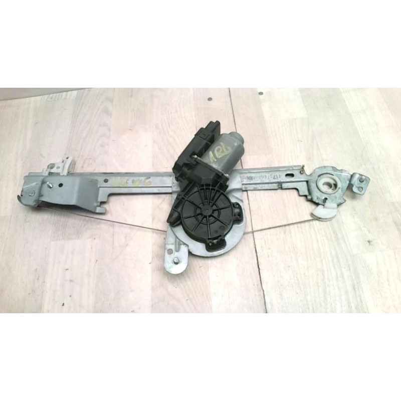 Leve vitre electrique arriere droit RENAULT SCENIC 2 PHASE 2 d’occasion