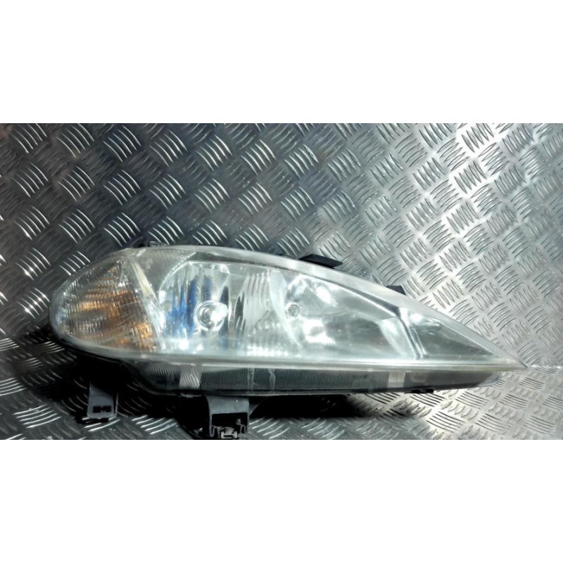 Optique avant principal droit (feux)(phare) RENAULT MEGANE 1 PHASE 2 d’occasion