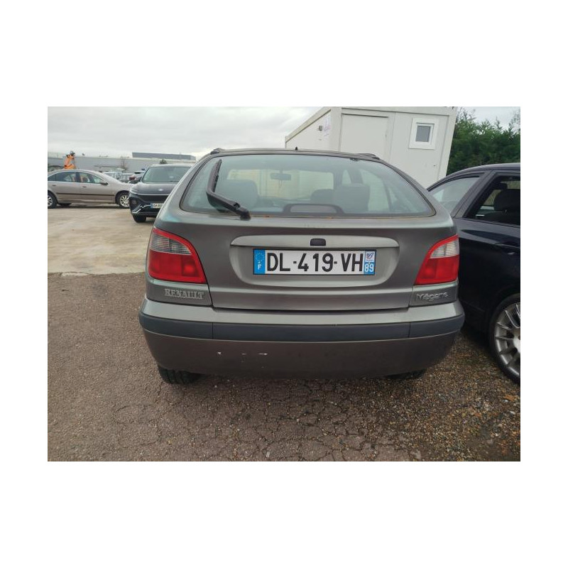 Optique avant principal droit (feux)(phare) RENAULT MEGANE 1 PHASE 2 d’occasion
