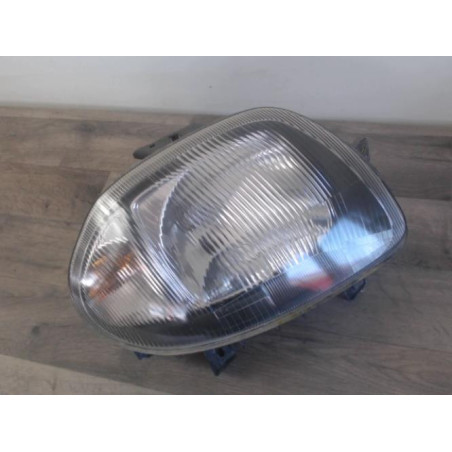 Optique avant principal droit (feux)(phare) RENAULT CLIO 2 PHASE 1 d’occasion