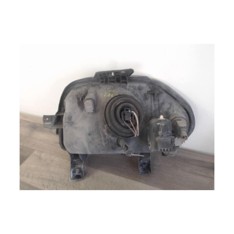 Optique avant principal droit (feux)(phare) RENAULT CLIO 2 PHASE 1 d’occasion