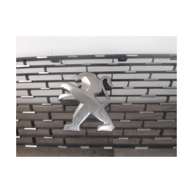 Grille de calandre PEUGEOT 3008 2 PHASE 2 d’occasion