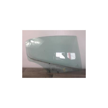 Vitre arriere droit PEUGEOT 407 PHASE 1 d’occasion