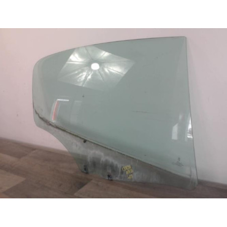 Vitre arriere droit PEUGEOT 407 PHASE 1 d’occasion