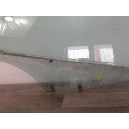 Vitre arriere droit PEUGEOT 407 PHASE 1 d’occasion