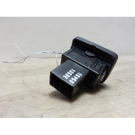 Interrupteur de leve vitre avant droit FIAT 500 2 PHASE 1 d’occasion