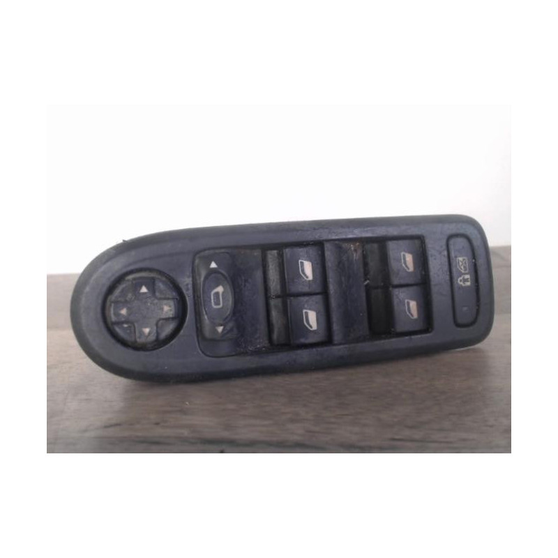 Interrupteur de leve vitre avant gauche PEUGEOT 206 PHASE 1 d’occasion