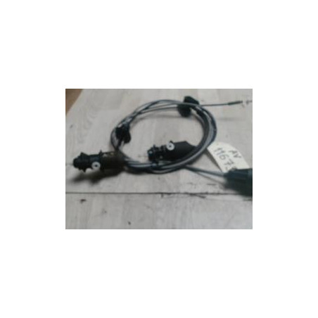 Cable ouverture capot DACIA SANDERO 1 d’occasion
