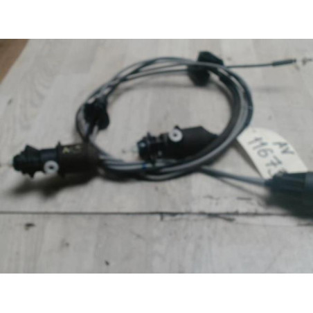 Cable ouverture capot DACIA SANDERO 1 d’occasion