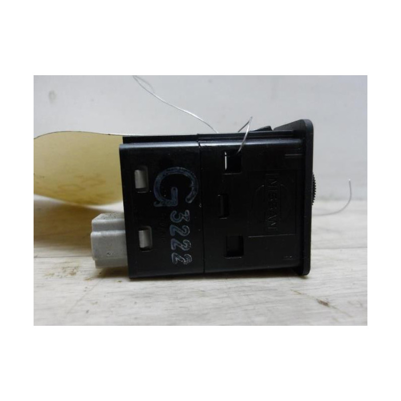 Commande de reglage hauteur de phare NISSAN X-TRAIL 1 PHASE 1 d’occasion