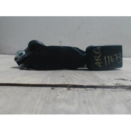 Attache ceinture arriere gauche DACIA SANDERO 1 d’occasion