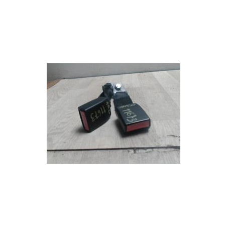 Attache ceinture arriere droit DACIA SANDERO 1 d’occasion