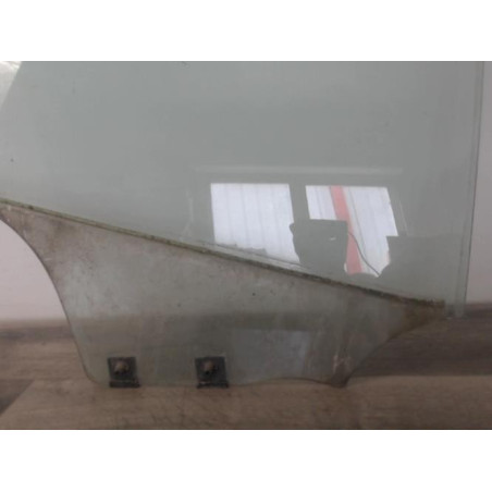 Vitre arriere droit DACIA SANDERO 1 d’occasion