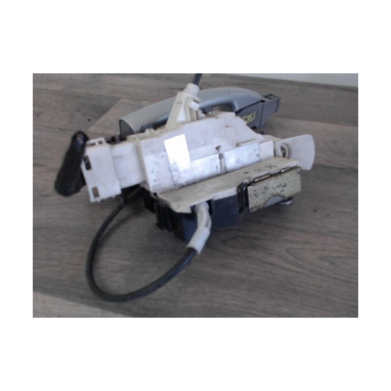 Serrure avant gauche PEUGEOT 407 PHASE 1 d’occasion