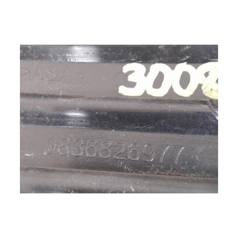 Moulure de pare choc avant PEUGEOT 3008 2 PHASE 2 d’occasion