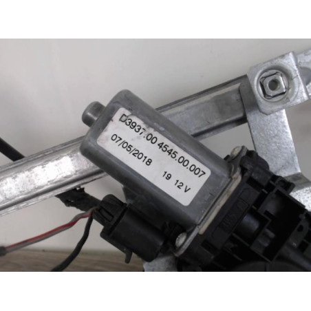 Leve vitre electrique avant droit VOLKSWAGEN POLO 3 PHASE 1 d’occasion