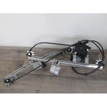 Leve vitre electrique avant droit VOLKSWAGEN POLO 3 PHASE 1 d’occasion