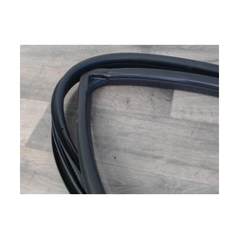 Joint de porte avant droite FORD FIESTA 6 PHASE 1 d’occasion