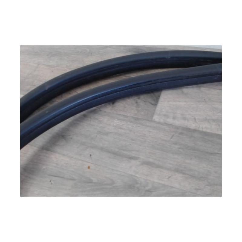 Joint de porte avant gauche FORD FIESTA 6 PHASE 1 d’occasion