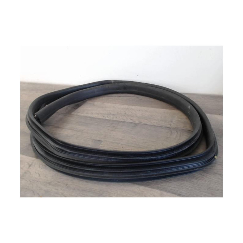 Joint de porte arriere gauche FORD FIESTA 6 PHASE 1 d’occasion