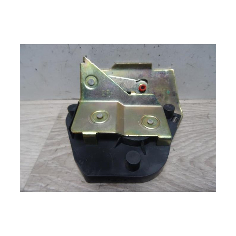 Serrure de porte laterale droite PEUGEOT  d’occasion