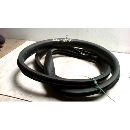 Joint de porte arriere gauche RENAULT MEGANE 4 PHASE 1 d’occasion