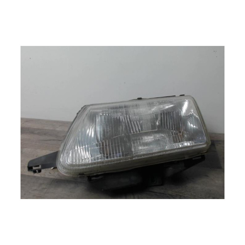 Optique avant principal gauche (feux)(phare) CITROEN SAXO PHASE 1 d’occasion