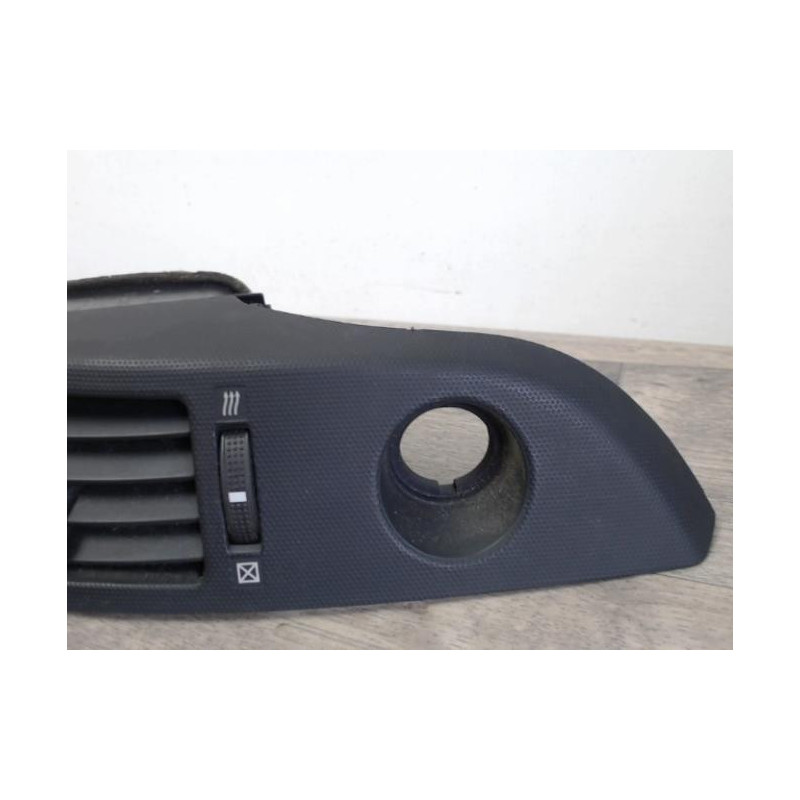 Aerateur tableau de bord TOYOTA COROLLA VERSO 2 PHASE 1 d’occasion