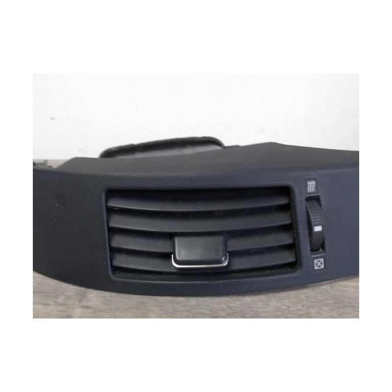 Aerateur tableau de bord TOYOTA COROLLA VERSO 2 PHASE 1 d’occasion