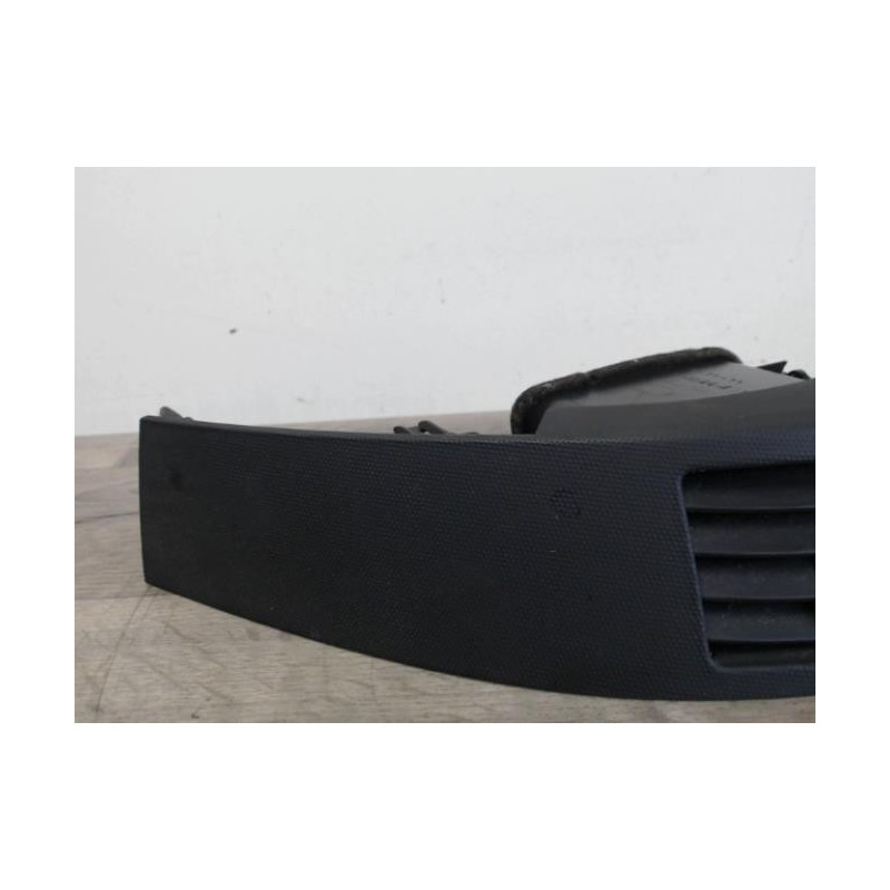 Aerateur tableau de bord TOYOTA COROLLA VERSO 2 PHASE 1 d’occasion