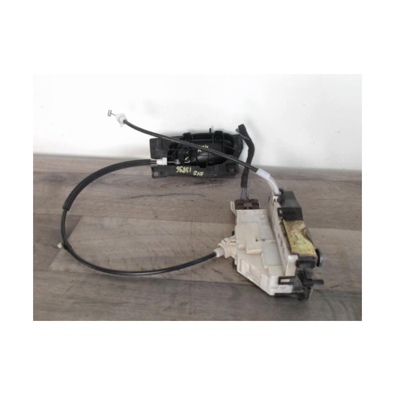 Serrure avant droit PEUGEOT 407 PHASE 1 d’occasion