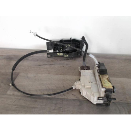 Serrure avant droit PEUGEOT 407 PHASE 1 d’occasion