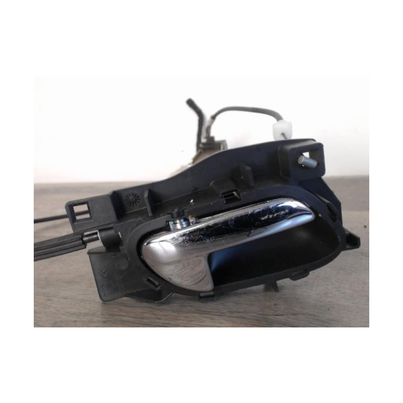 Serrure avant droit PEUGEOT 407 PHASE 1 d’occasion