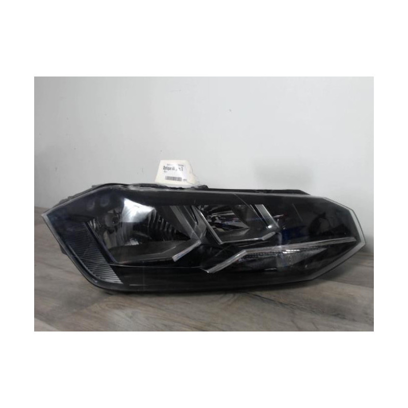 Optique avant principal droit (feux)(phare) VOLKSWAGEN POLO 6 PHASE 1 d’occasion