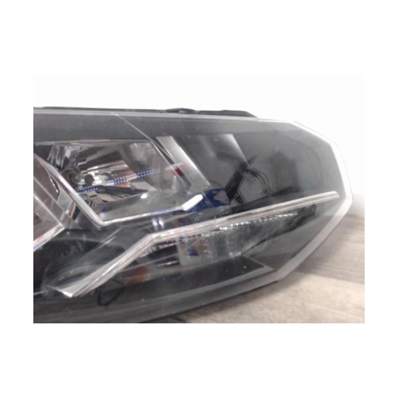 Optique avant principal droit (feux)(phare) VOLKSWAGEN POLO 6 PHASE 1 d’occasion