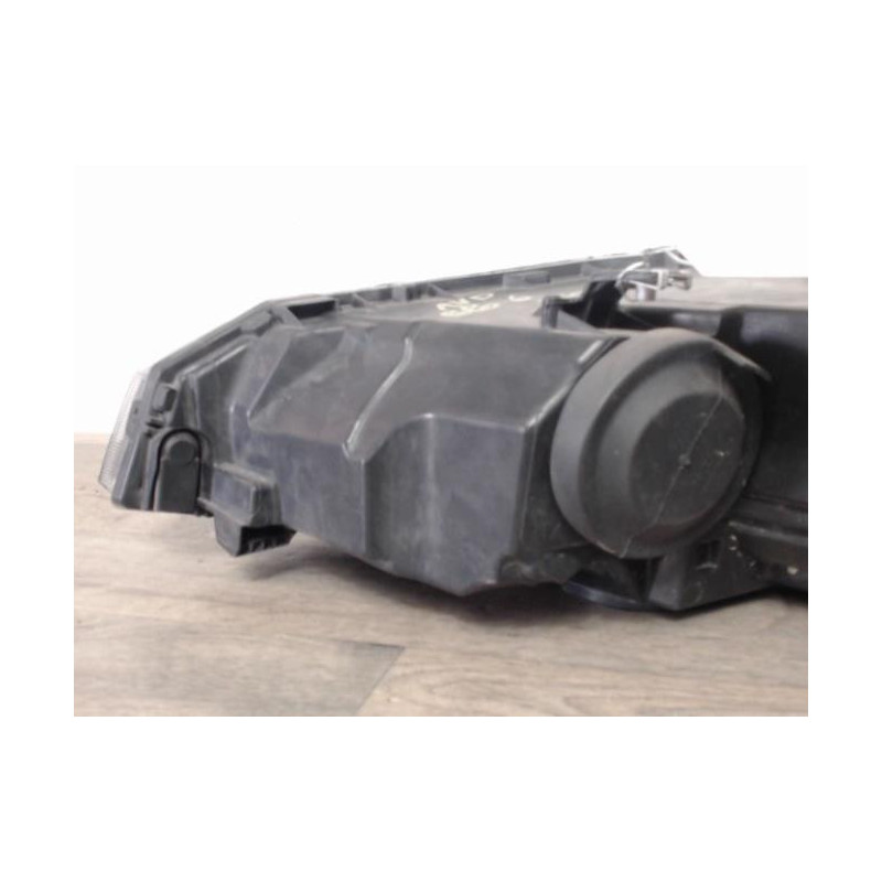 Optique avant principal droit (feux)(phare) VOLKSWAGEN POLO 6 PHASE 1 d’occasion