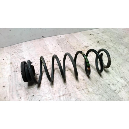 Ressort de suspension arriere droit VOLKSWAGEN POLO 4 PHASE 2 d’occasion