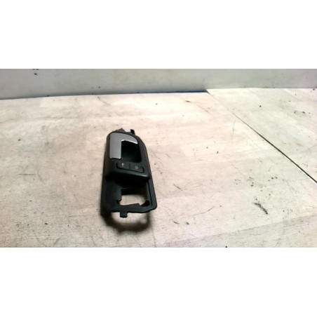 Poignee interieur avant gauche VOLKSWAGEN POLO 4 PHASE 2 d’occasion