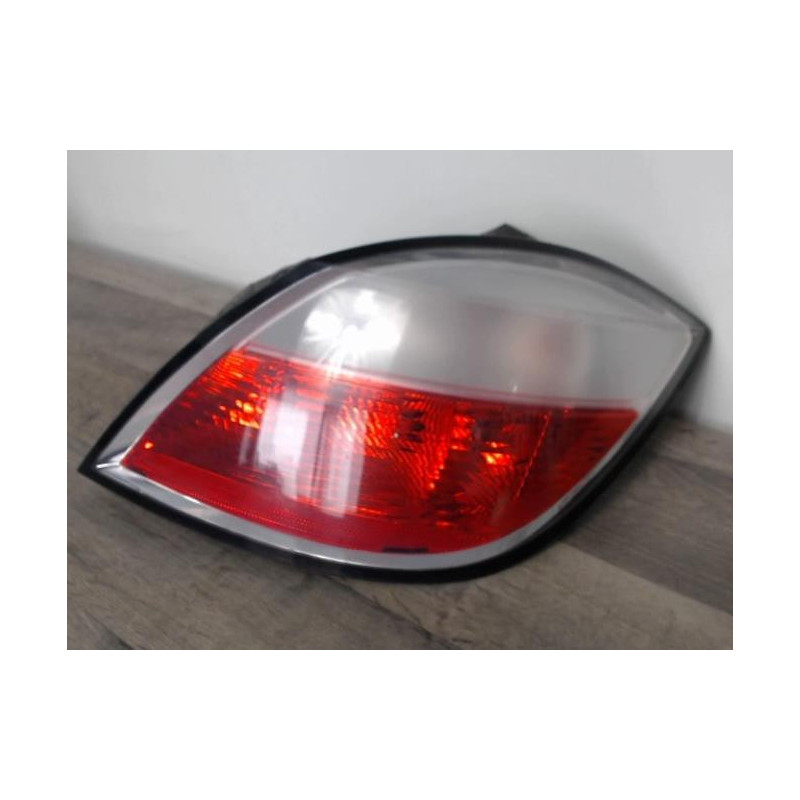 Feu arriere principal droit (feux) OPEL ASTRA H PHASE 1 d’occasion