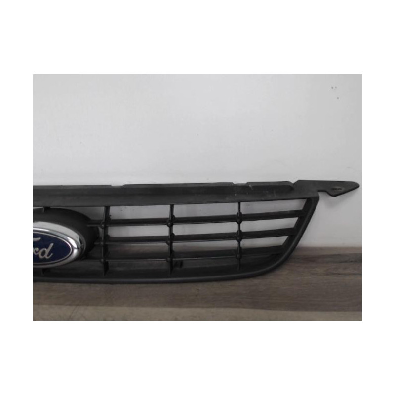 Calandre FORD FOCUS 2 PHASE 2 d’occasion