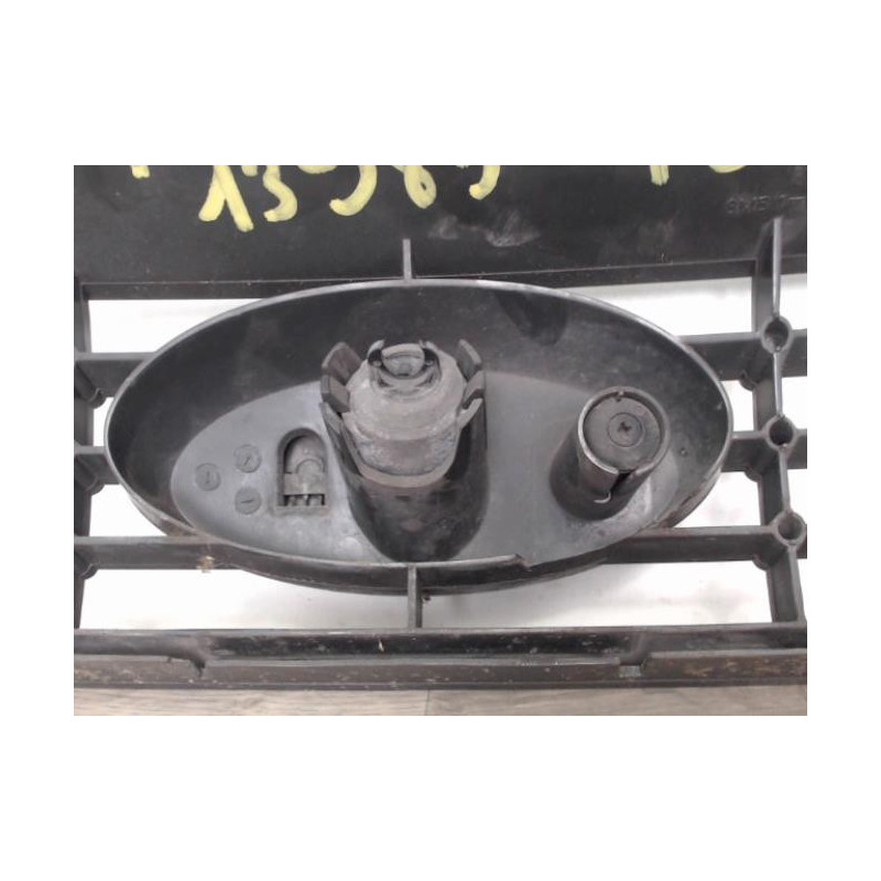 Calandre FORD FOCUS 2 PHASE 2 d’occasion