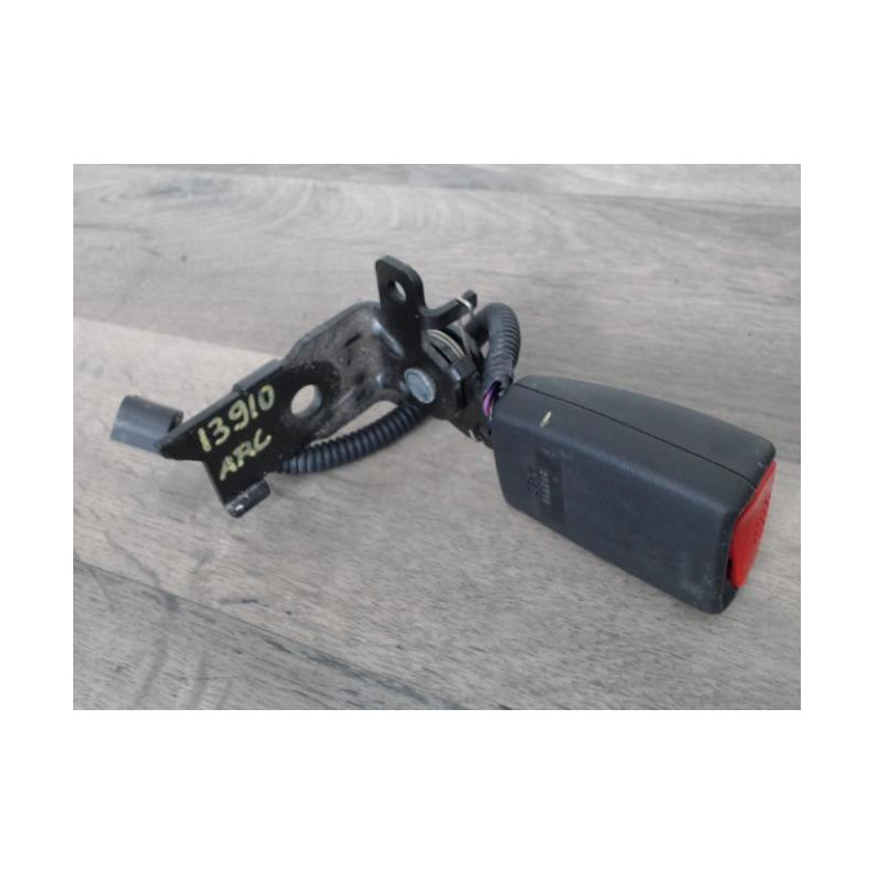 Attache ceinture arriere centrale HONDA CIVIC 8 PHASE 1 d’occasion
