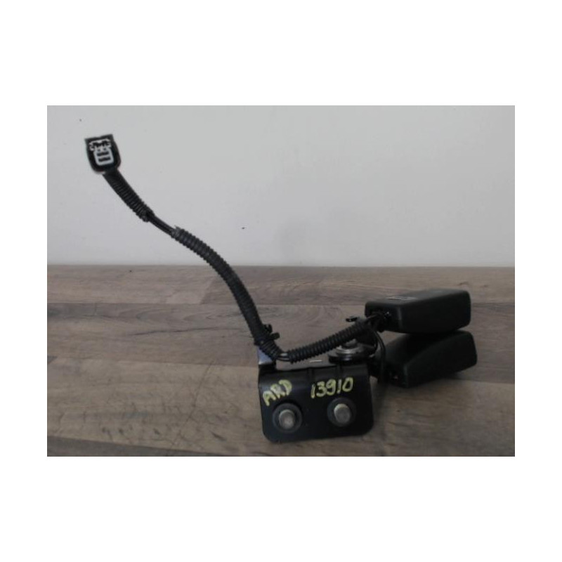 Attache ceinture arriere droit HONDA CIVIC 8 PHASE 1 d’occasion