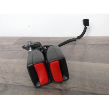Attache ceinture arriere droit HONDA CIVIC 8 PHASE 1 d’occasion