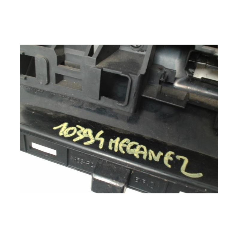 Facade autoradio RENAULT MEGANE 2 PHASE 1 d’occasion
