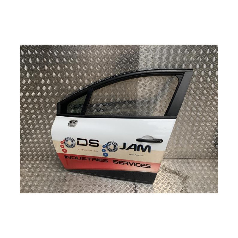Porte avant gauche RENAULT CLIO 4 PHASE 1 d’occasion